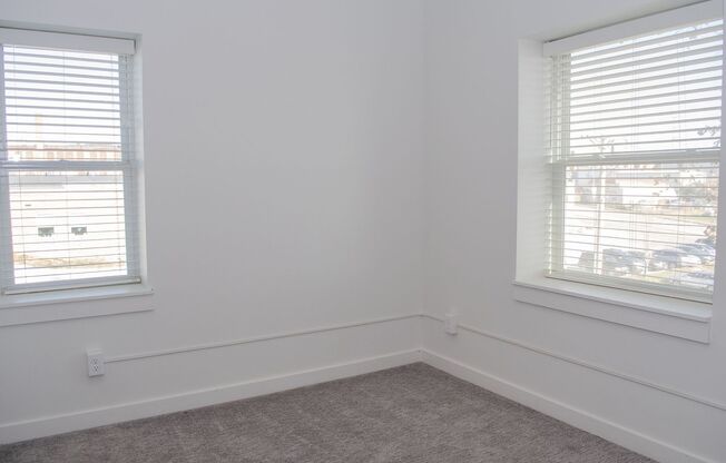 1 bed, 1 bath, 562 sqft, $910, Unit 907-401