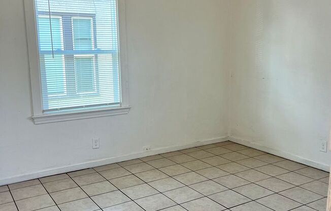 Roomy 1 Bed/1 Bath home with laundry hook ups.
