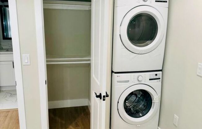 1923 Vanderbilt Lane