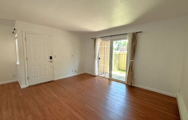 2 Bed 1 Bath Condo for lease in Fremont!