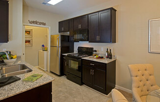 1 bed, 1 bath, 915 sqft, $1,586