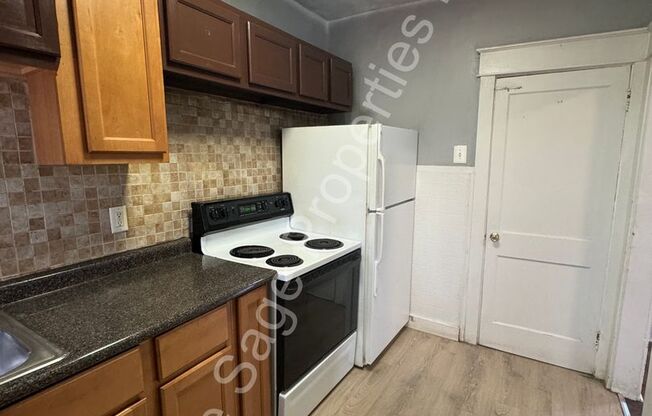 3 beds, 1 bath, 1,063 sqft, $1,595, Unit Unit 1