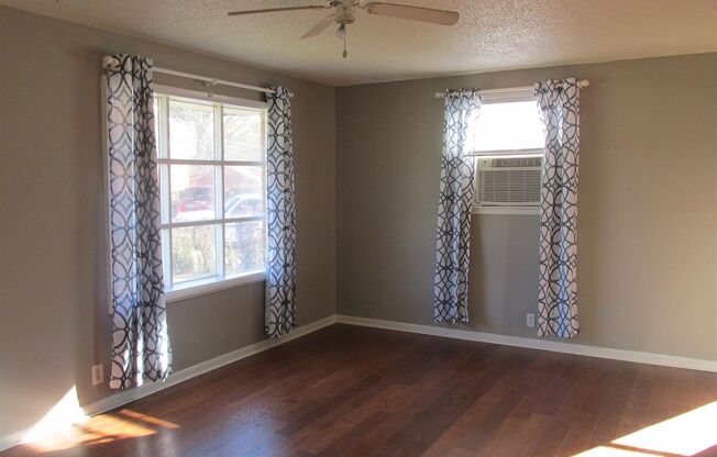 3 beds, 1 bath, $1,195