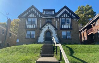 3 beds, 1 bath, 1,000 sqft, $1,500, Unit Unit 2