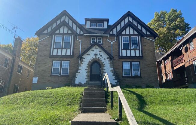 1029 Dana Apts