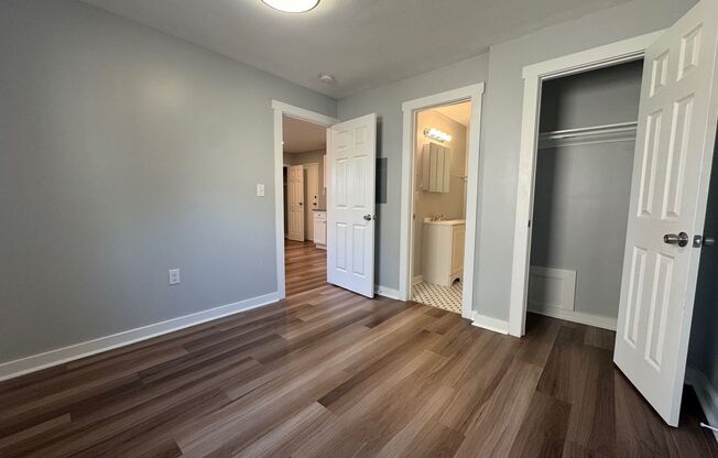 1 bed, 1 bath, 450 sqft, $1,549, Unit 5326 Fifth Ave. #12