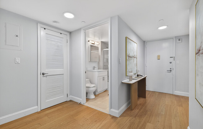 1 bed, 1 bath, 660 sqft, $5,200, Unit 15C