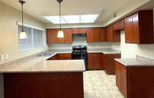 4 beds, 2.5 baths, $2,300, Unit # SACRAMENTO CA