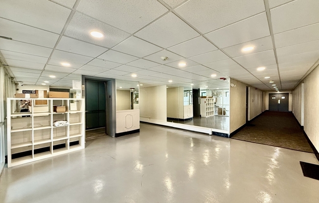 1 bed, 1 bath, 999 sqft, $1,900, Unit 4L