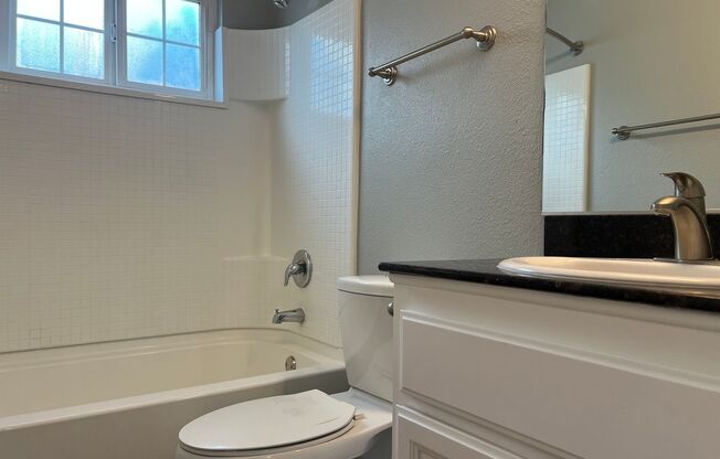 2 beds, 1 bath, 850 sqft, $2,675, Unit 861A