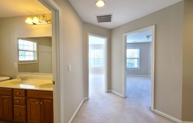 5 beds, 3 baths, $2,695
