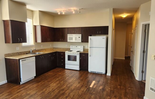2 beds, 2 baths, 870 sqft, $1,925, Unit 3-217