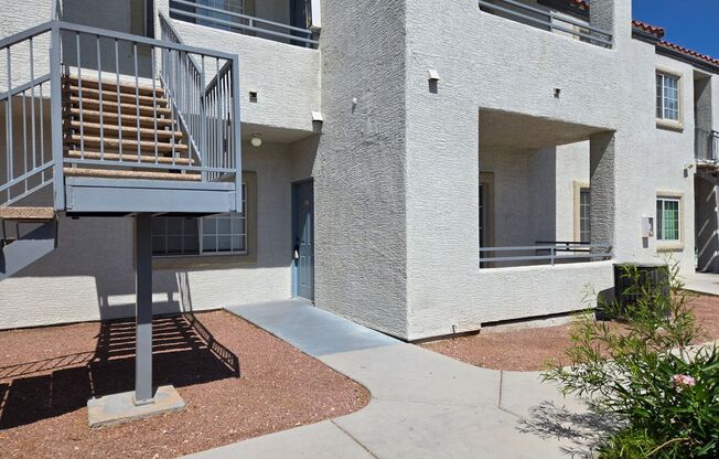 A Fabulous 2 Bedroom Downstairs Condo Centrally Located