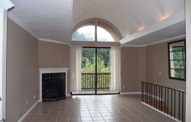 Southwest Portland Condo with views!