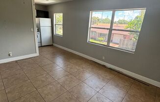 2 beds, 1 bath, 552 sqft, $1,990, Unit B