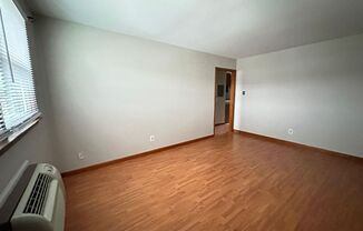 2 beds, 1 bath, $1,450, Unit 291-Apt 6