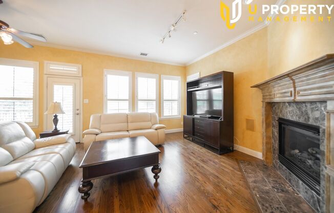 Charming 3-Bedroom Home, Walk to Shops & Entertainment in Prime Plano Location!