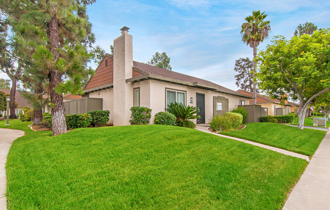 3 Bedroom, 2 Bath 1374sf Detached condo in Mesa Village 92126.