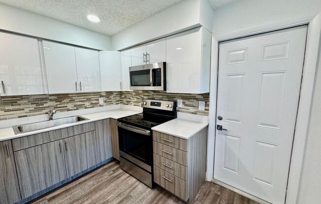 ROISMAN, AVRAHAM M TRSTEE ETAL - 100 SW 9 St