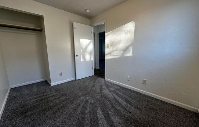 2 beds, 1 bath, 752 sqft, $900, Unit Unit 2