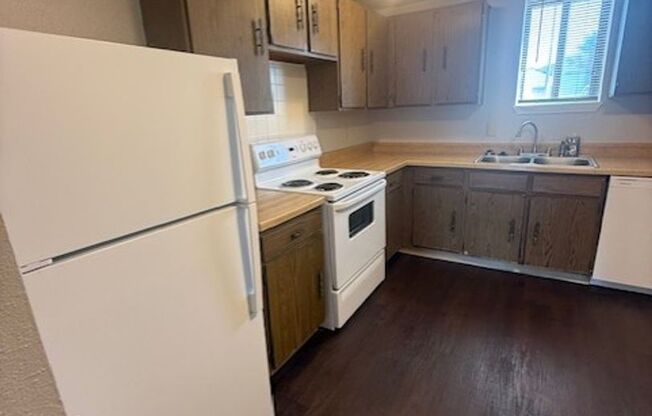 2 beds, 1 bath, 858 sqft, $820, Unit 2703-103