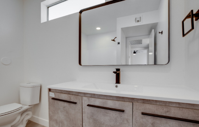 1 bed, 1 bath, 700 sqft, $1,195, Unit 15-017