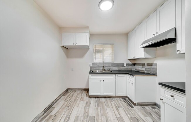 14233 1/2 SYLVAN ST