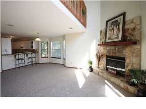 2 beds, 3 baths, $2,200