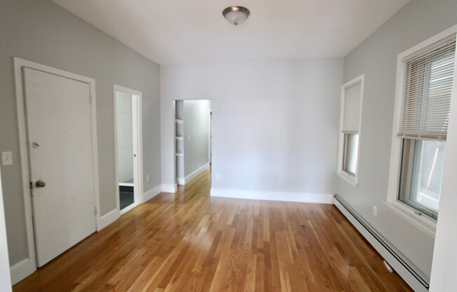 460 Saratoga St 1