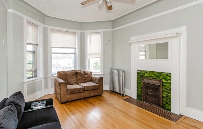 2941 West Belmont Avenue