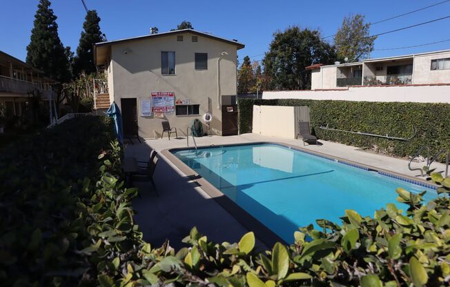 11811 Beverly