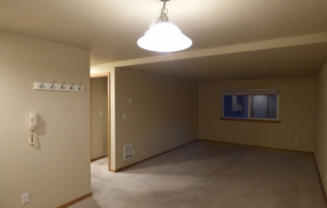 Convenient 1 Bed 1 Bath Seattle Condo!