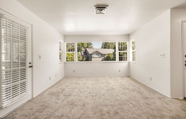 2 beds, 1 bath, 825 sqft, $1,570, Unit 50