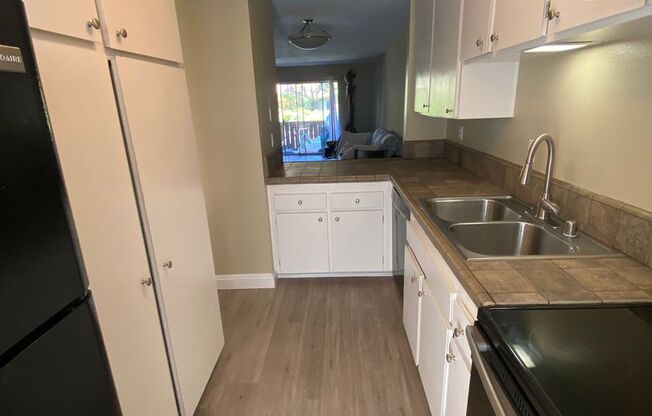 Beautiful 2 Bed, 2.5 Bath Condo in La Mesa