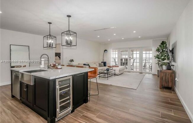 16509 Fox Den Ct # 16509, Miami Lakes, FL 33014
