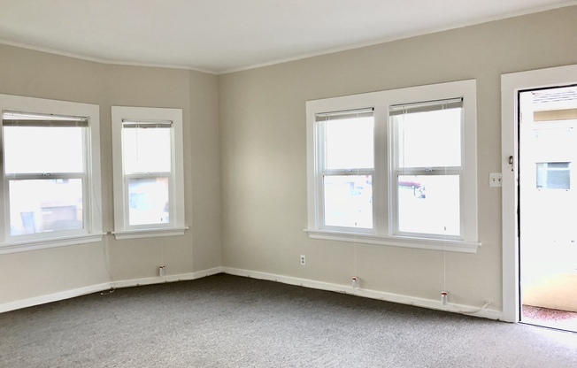 Welcome Home to 1055-B Grand Avenue, South San Francisco!