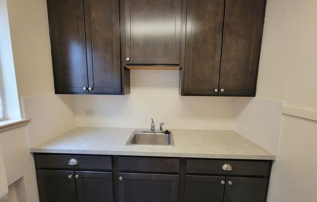 1 bed, 1 bath, 557 sqft, $1,150, Unit 301