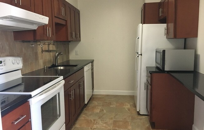 1 bed, 1 bath, 822 sqft, $3,500, Unit 611