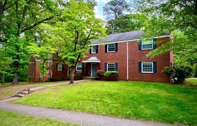 2 beds, 1 bath, 667 sqft, $875, Unit 3700D Pkwd