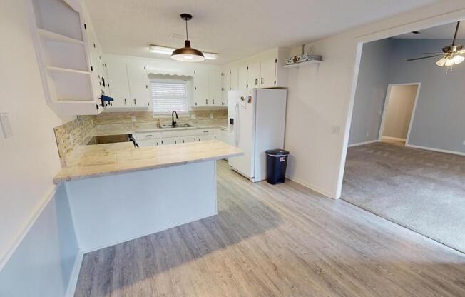 3 beds, 2 baths, 2,043 sqft, $1,700