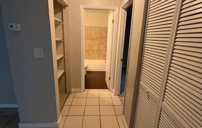 2 beds, 1 bath, $1,150