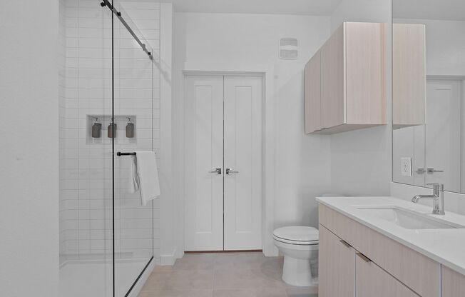 2 beds, 2 baths, 1,001 sqft, $1,675, Unit 218