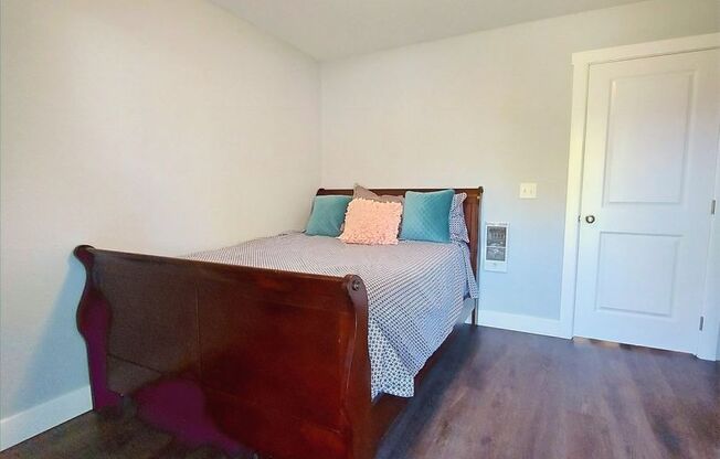 1 bed, 1 bath, 500 sqft, $849, Unit Newly