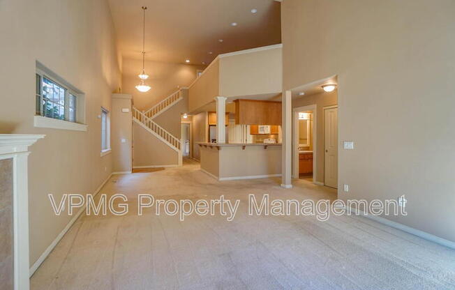 8019 NE 61 ST