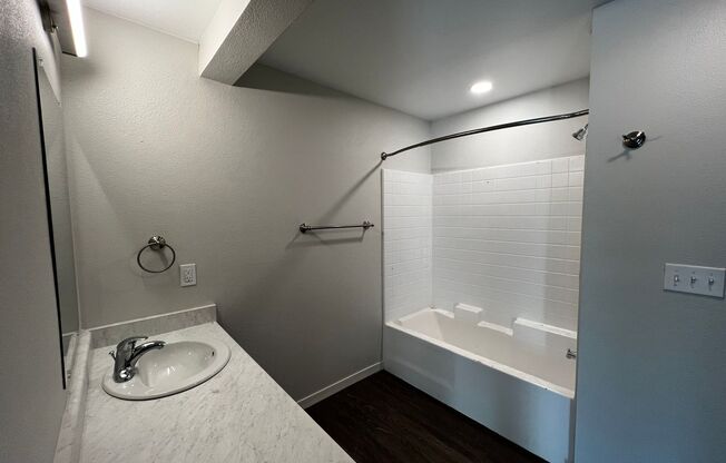 1 bed, 1 bath, 903 sqft, $1,659, Unit 2