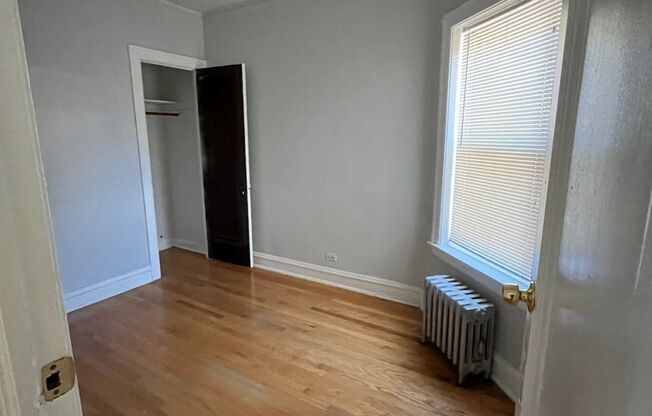 2 beds, 1 bath, 900 sqft, $1,500, Unit 3