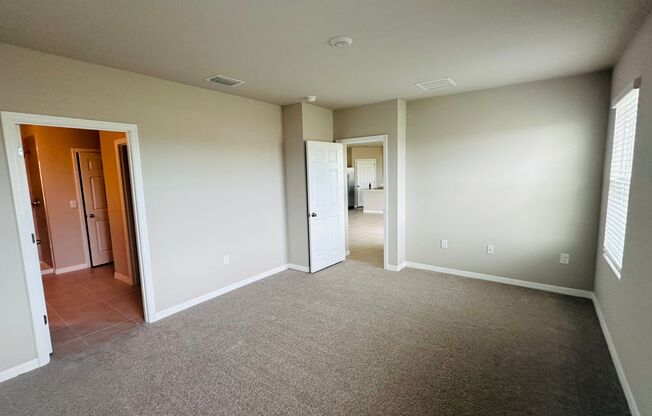 3 beds, 2 baths, 2,100 sqft, $2,000, Unit 1