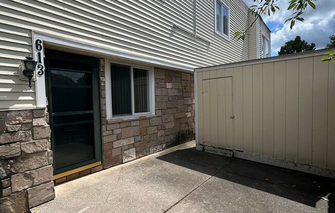 2 beds, 2.5 baths, 1,339 sqft, $1,149, Unit 613