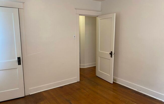 Open & Bright! 3 bedroom duplex