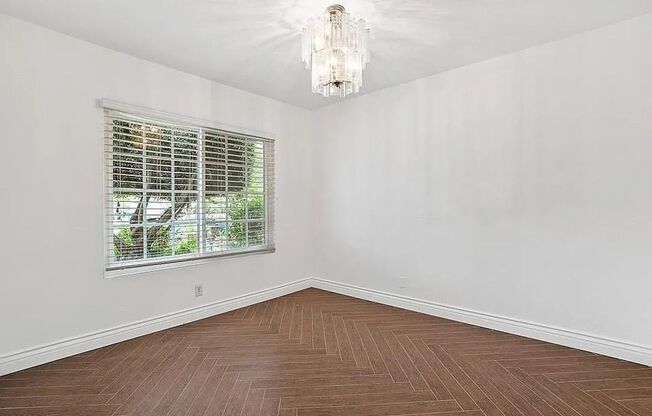 27 Columbus, Irvine: Spacious 2,100 sqft House with 4 Beds & 2.5 Baths